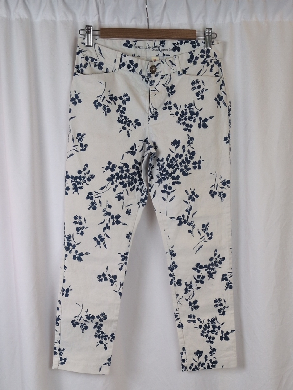GAP Slim City Navy Floral Khaki Cropped Pants Size 2 R